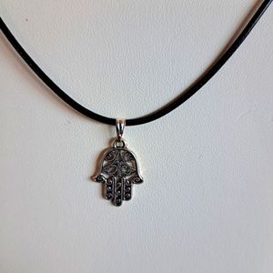 Phalm Hand Protector Necklace